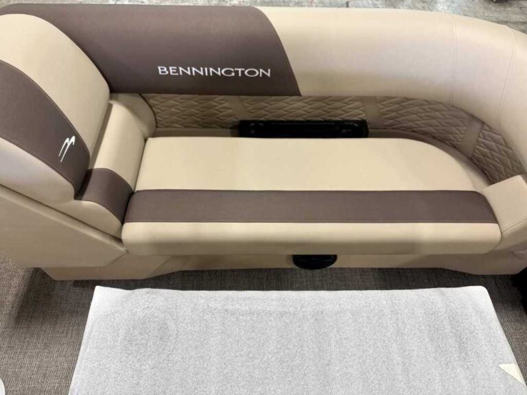 2026 Bennington 22SSB - SPS - Blackout US-ETWS7549H526 [photo 3]